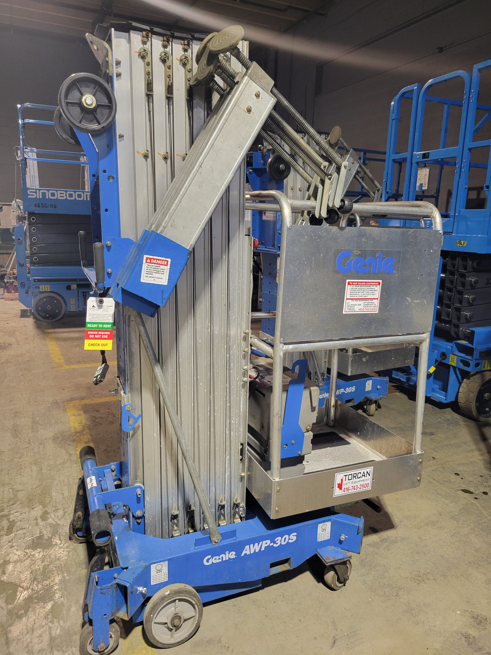 2015 AWP30 S DC, 30′ PERSONAL LIFT, 
