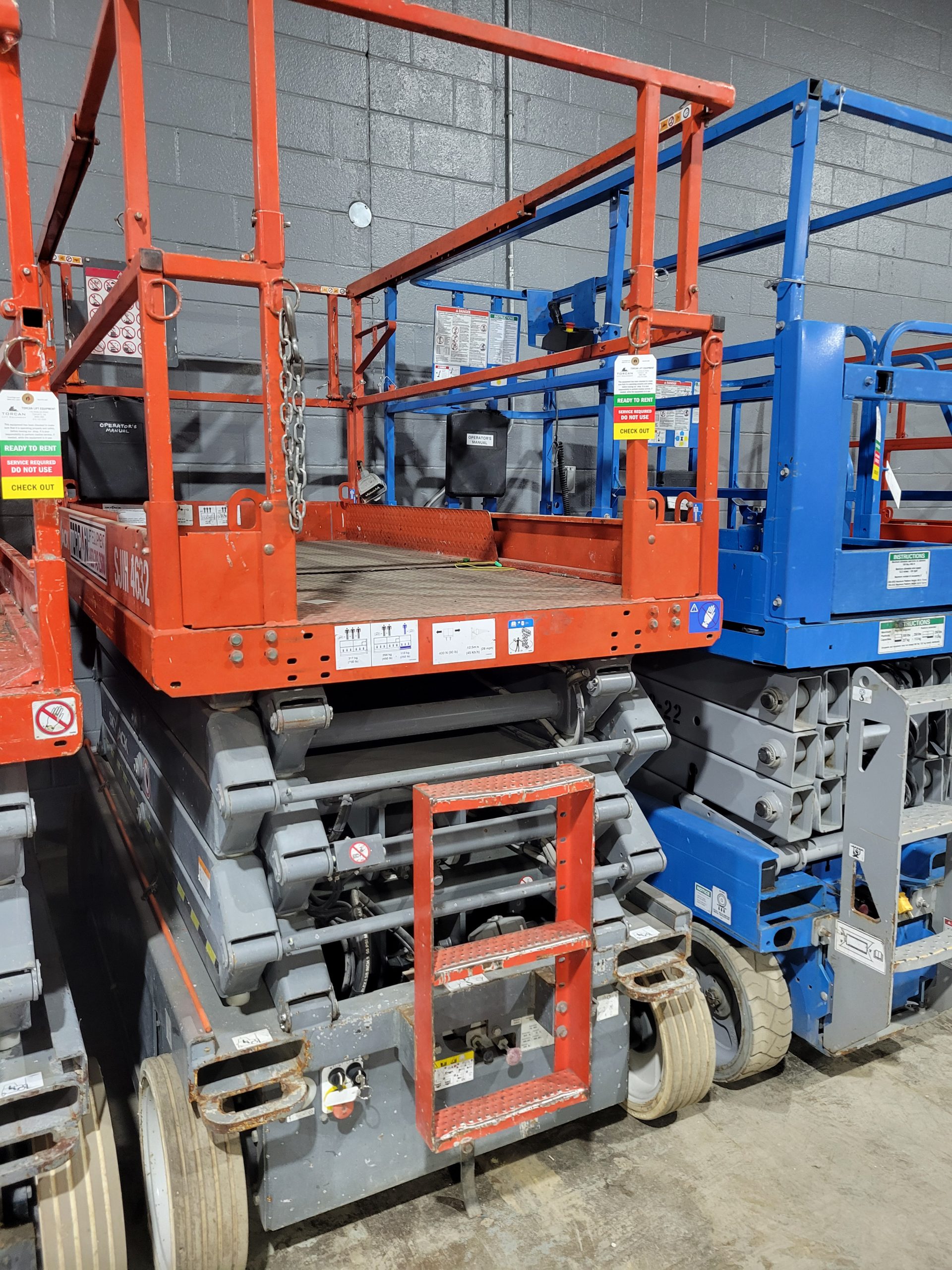 2014 SKYJACK SJIII4632, 32′ ELECTRIC SCISSOR LIFT. 46″ WIDE,, 